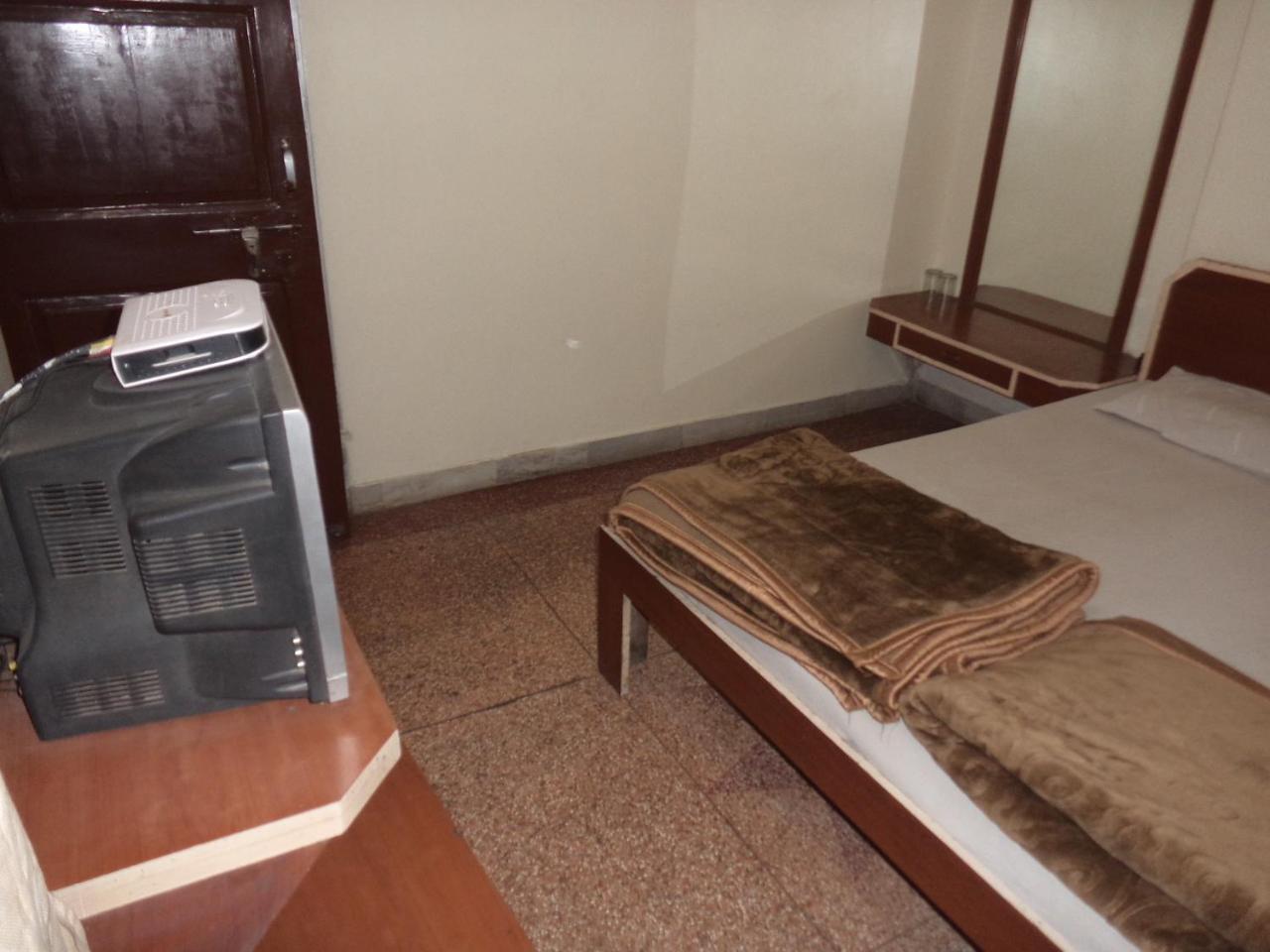 Vijay Palace Hotel Indore Ngoại thất bức ảnh
