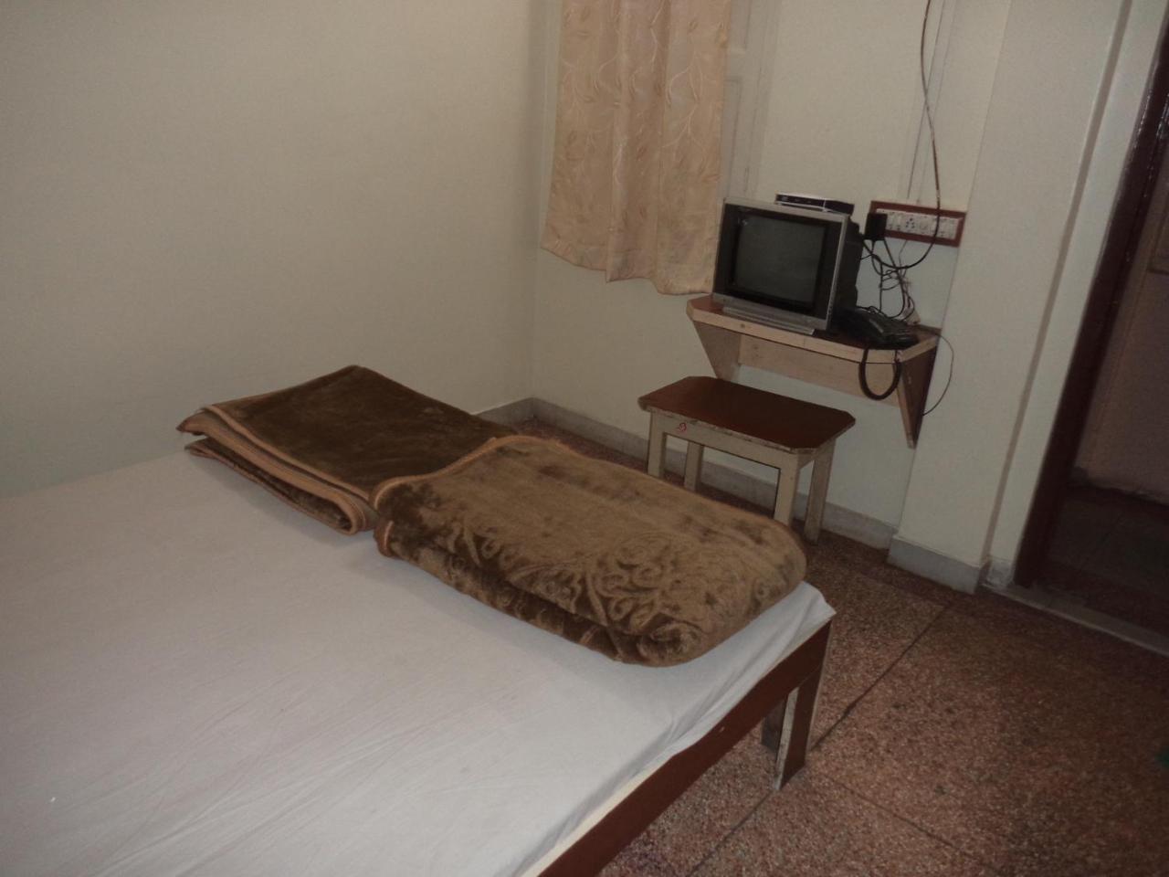 Vijay Palace Hotel Indore Ngoại thất bức ảnh